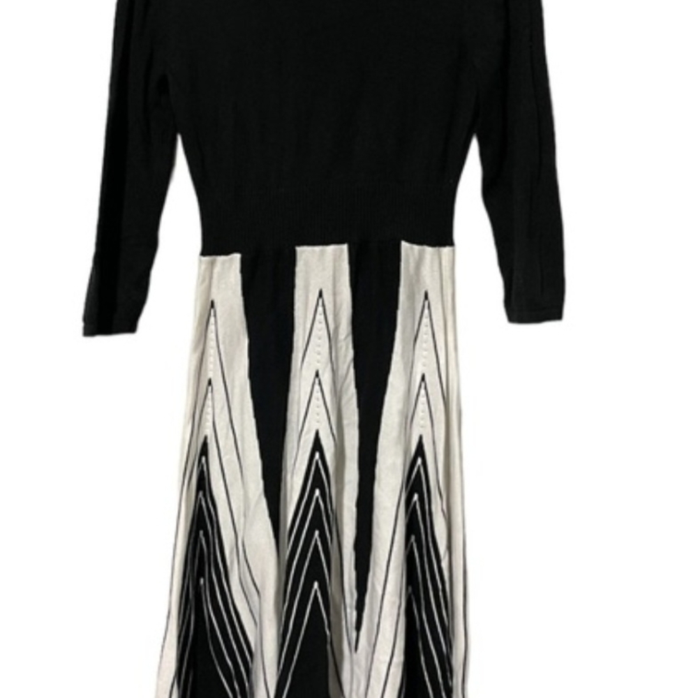 Neiman Marcus Black and White Long Sleeve Dress